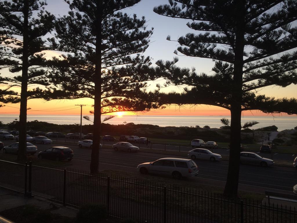 Adelaide - Semaphore Beach Front Extérieur photo